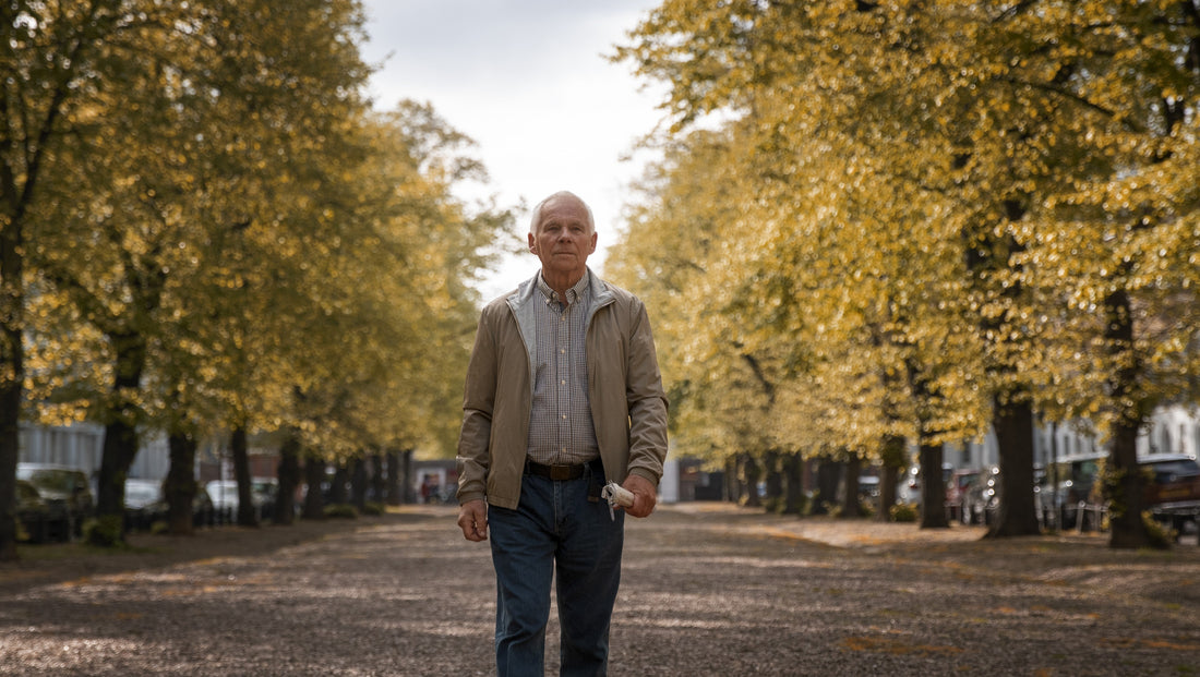 full-shot-old-man-taking-stroll